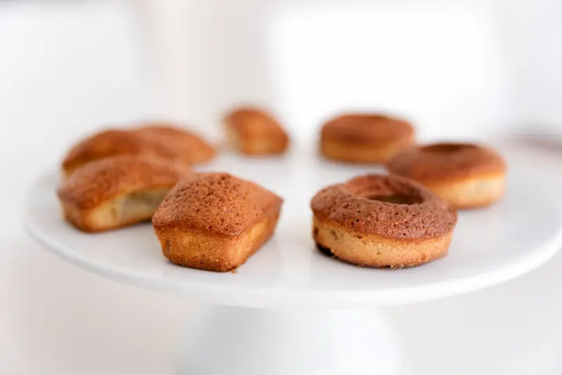 Financiers en moule classique, mini et savarin